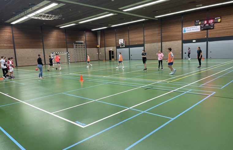 Voetballen in de herfstvakantie “het is belangrijk dat jongeren gezien worden”